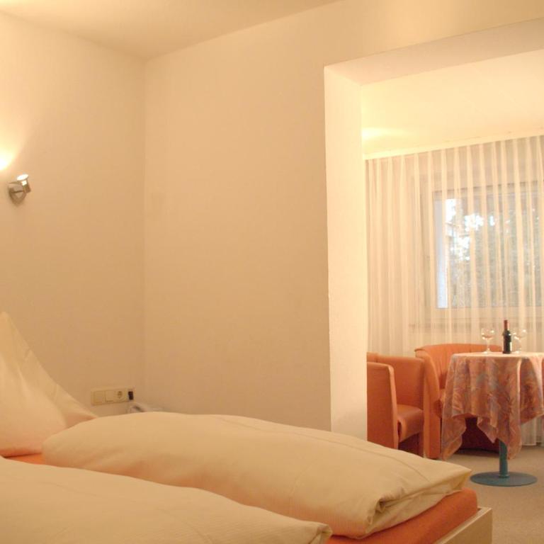 Best Breakfast - Hotel Justina - Comfort Doppelzimmer mit Balkon - 3