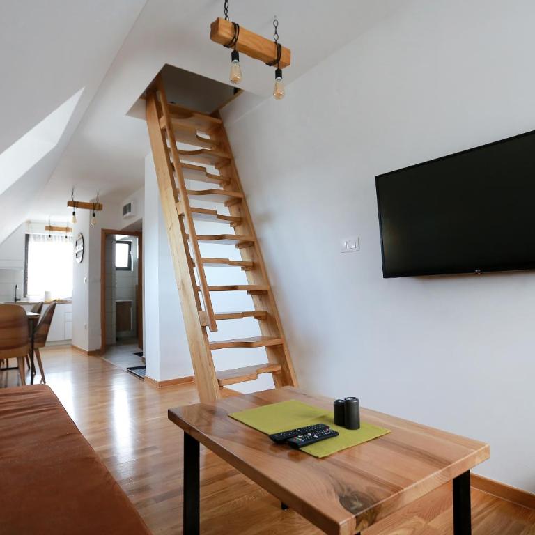 Wood Apartmani - Vila Zimska idila Jahorina - Two-Bedroom Apartment - 3