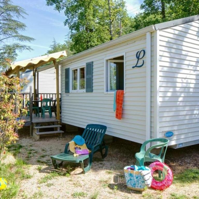 Camping Lou Cabasson - Mobile Home 3 Chambres Supérieur avec Spa (6-8 Adultes) - 3