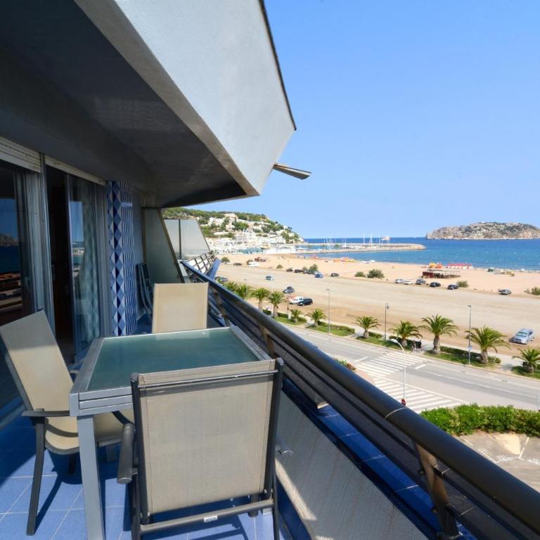 Rocamaura II 5-8 - Two-Bedroom Apartment - 1