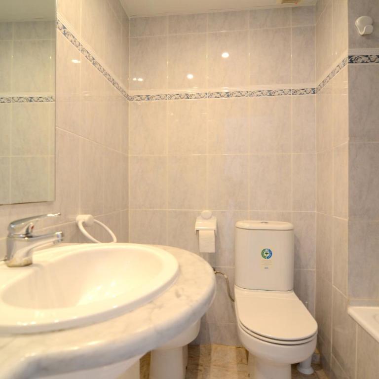 Rocamaura II 5-8 - Two-Bedroom Apartment - 17