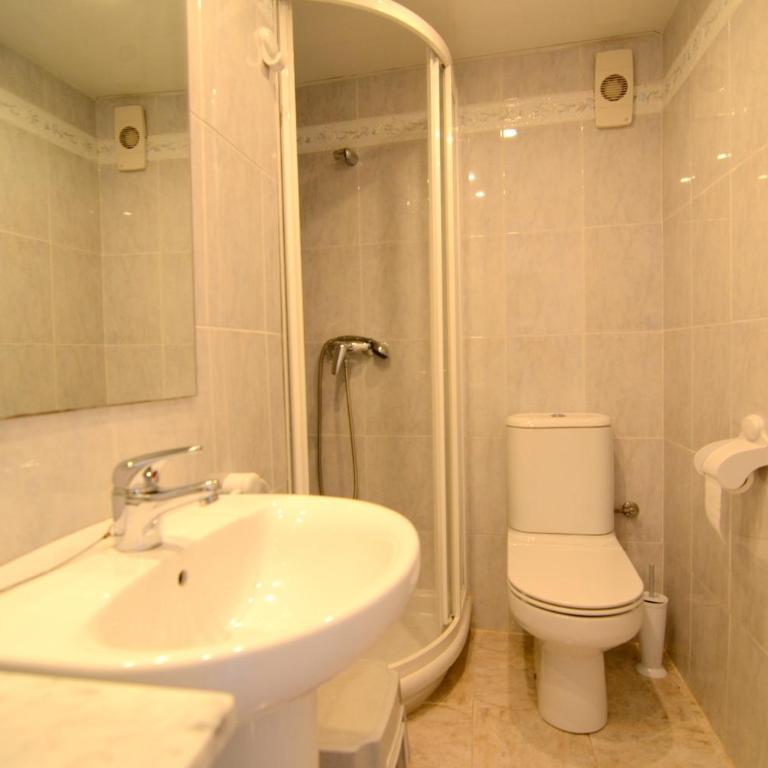 Rocamaura II 5-8 - Two-Bedroom Apartment - 16