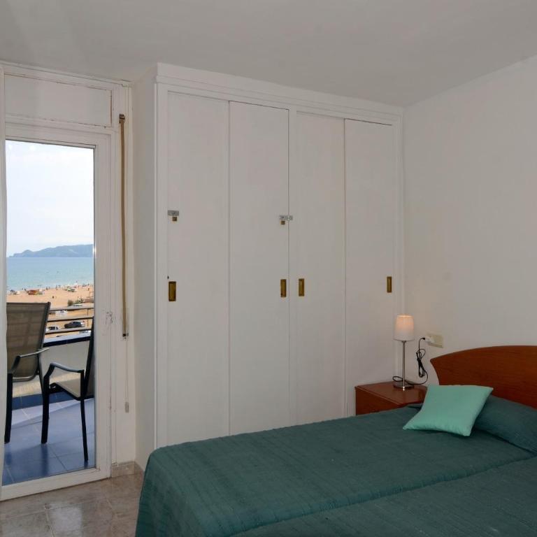 Rocamaura II 5-8 - Two-Bedroom Apartment - 14