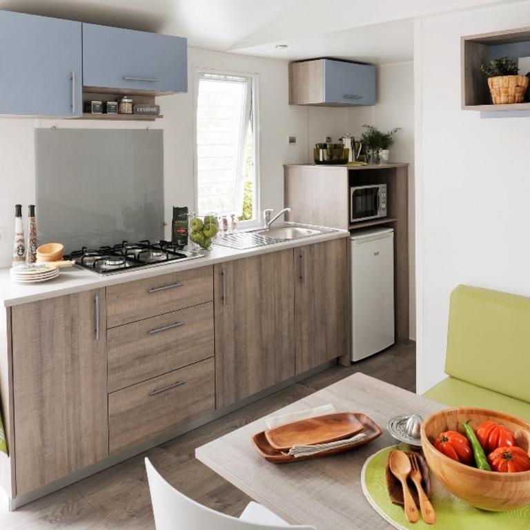 Carazur Mobilhomes Camping Fréjus - Two Bedroom Comfort Mobile Home - 5