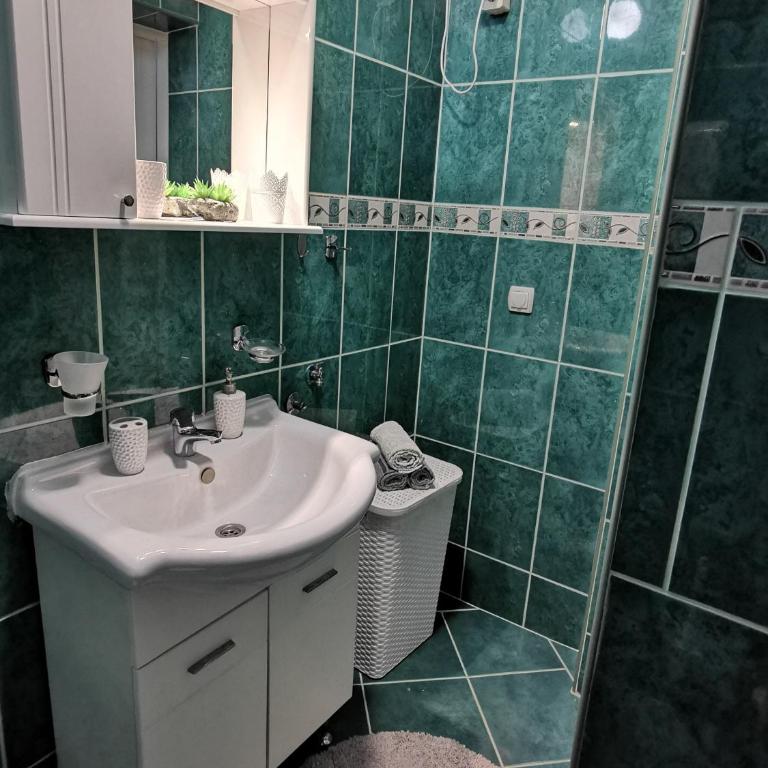 Apartments Popovic - Three-Bedroom Apartment - 3