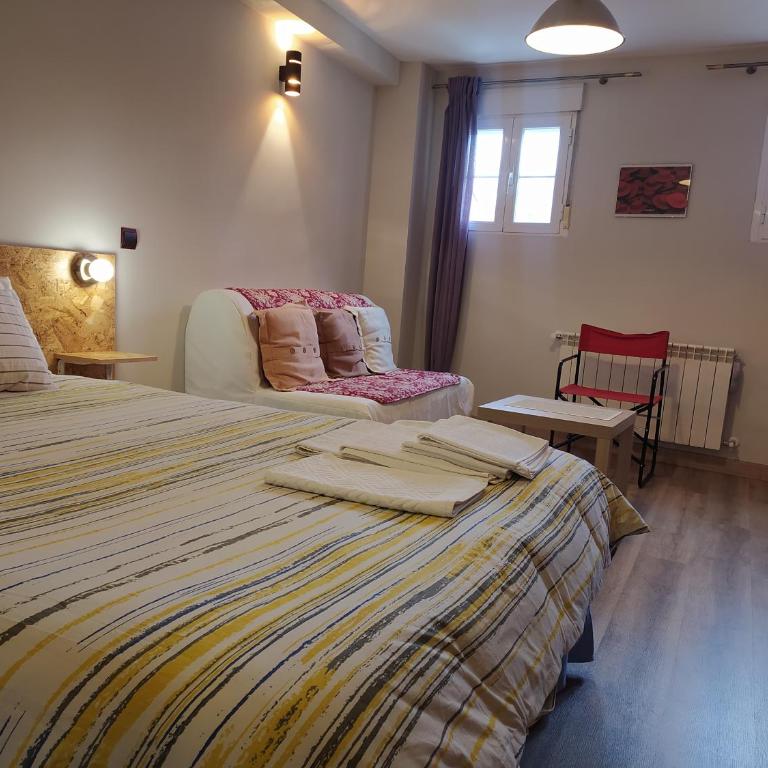 Mirador Madrid - Large Double Room - 4