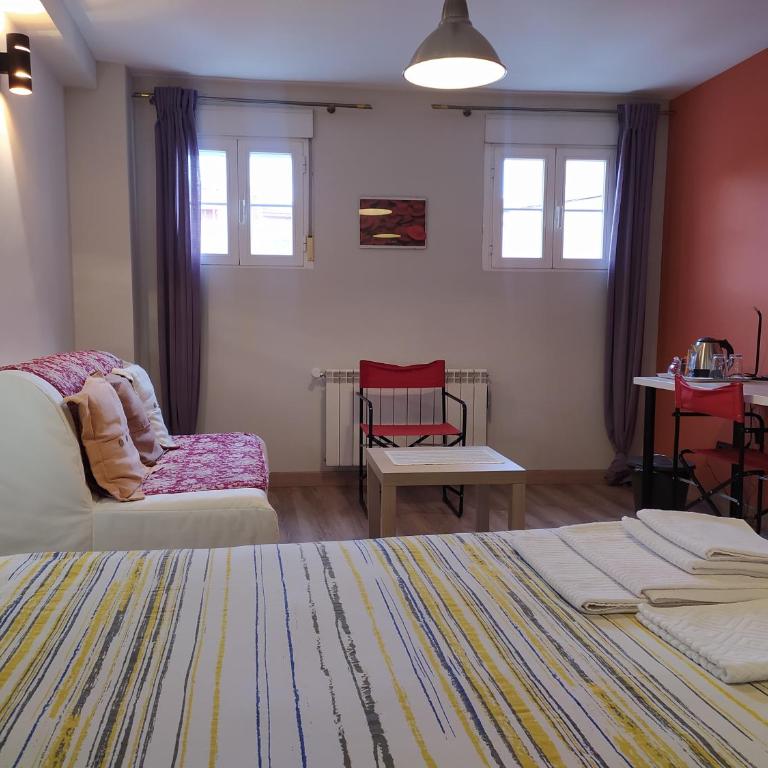 Mirador Madrid - Large Double Room - 3