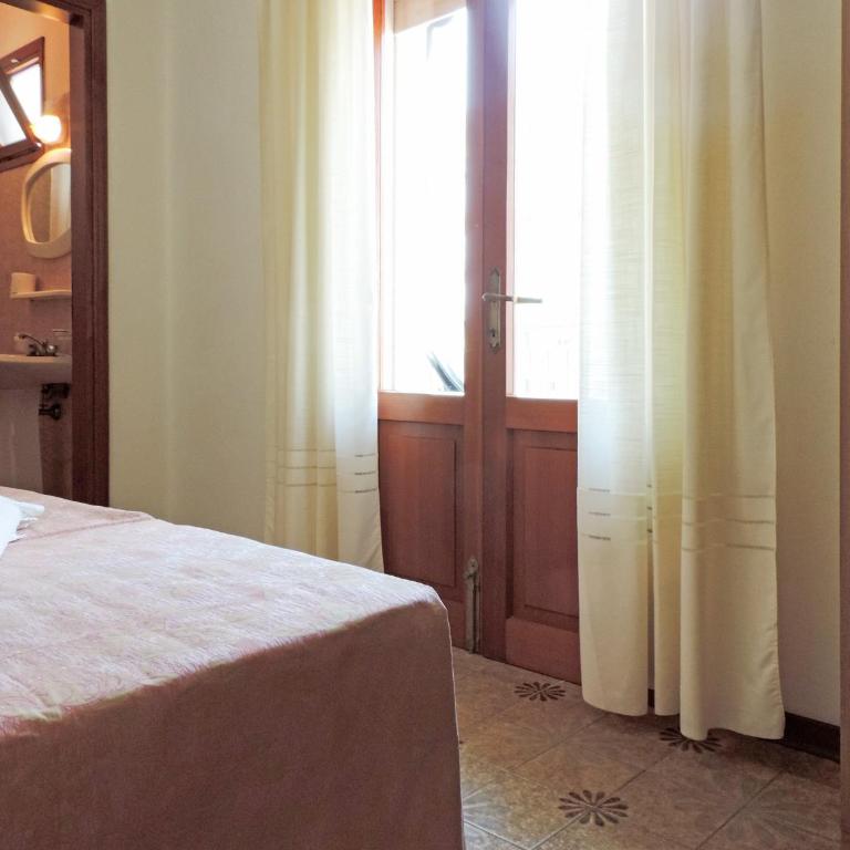 Hotel Saturno - Camera Matrimoniale/Doppia con Letti Singoli con Balcone - 2