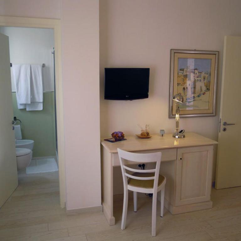 B&B Palazzo Belvedere - Camera Matrimoniale Deluxe con 1 Letto Supplementare - 12