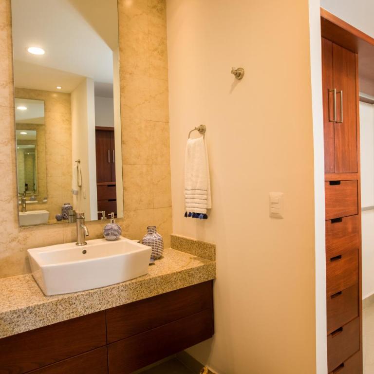 Petit Luxe Las Gavias Penthouse - Apartment - 18
