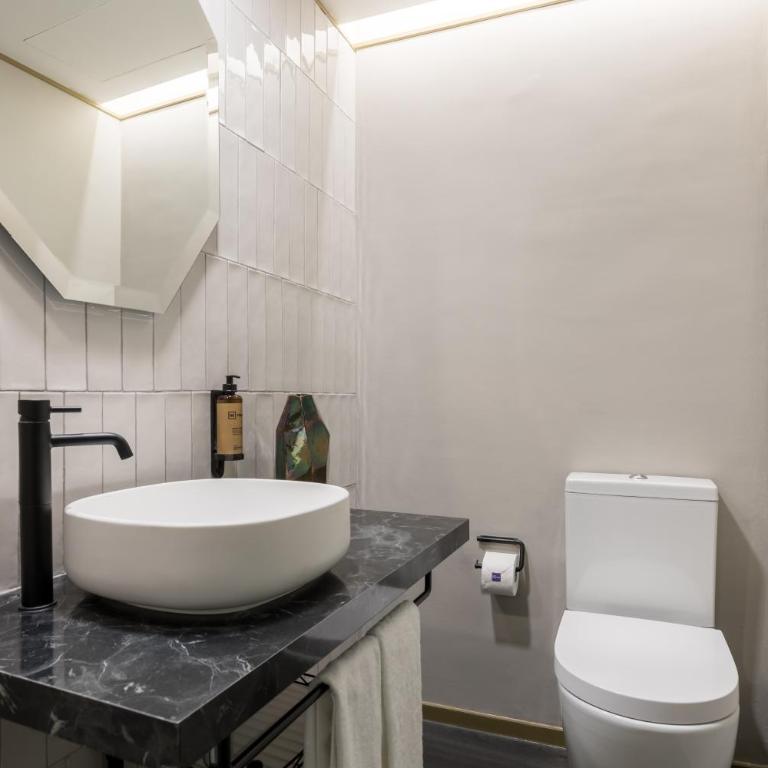 Be Mate Paseo de Gracia - Two-Bedroom Apartment with Terrace - 8