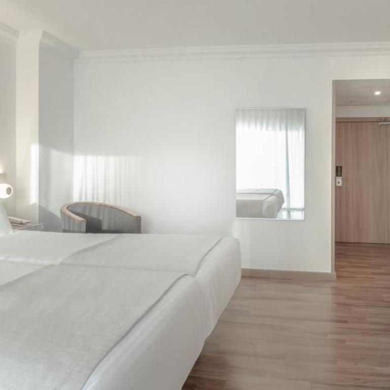 Hotel RH Victoria & Spa 4 Sup - Habitación Familiar con terraza (2 adultos) - 7