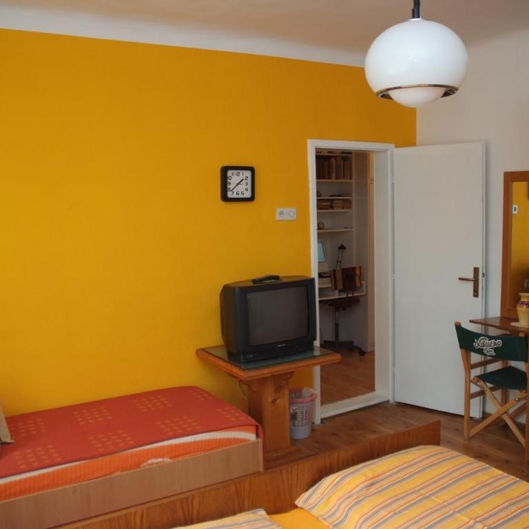 Guesthouse 7even - Three-Bedroom Apartment - 15