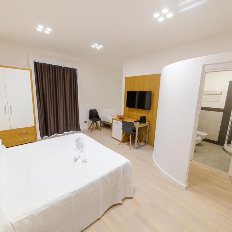 The Uncle's House - Deluxe Double Room with Extra Bed - 2