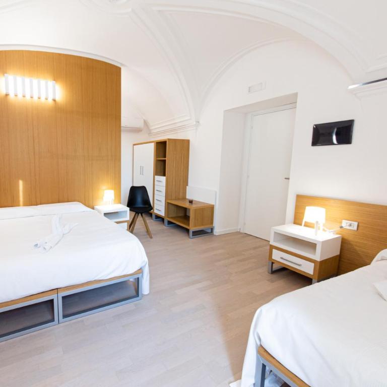 The Uncle's House - Deluxe Double Room with Extra Bed - 10