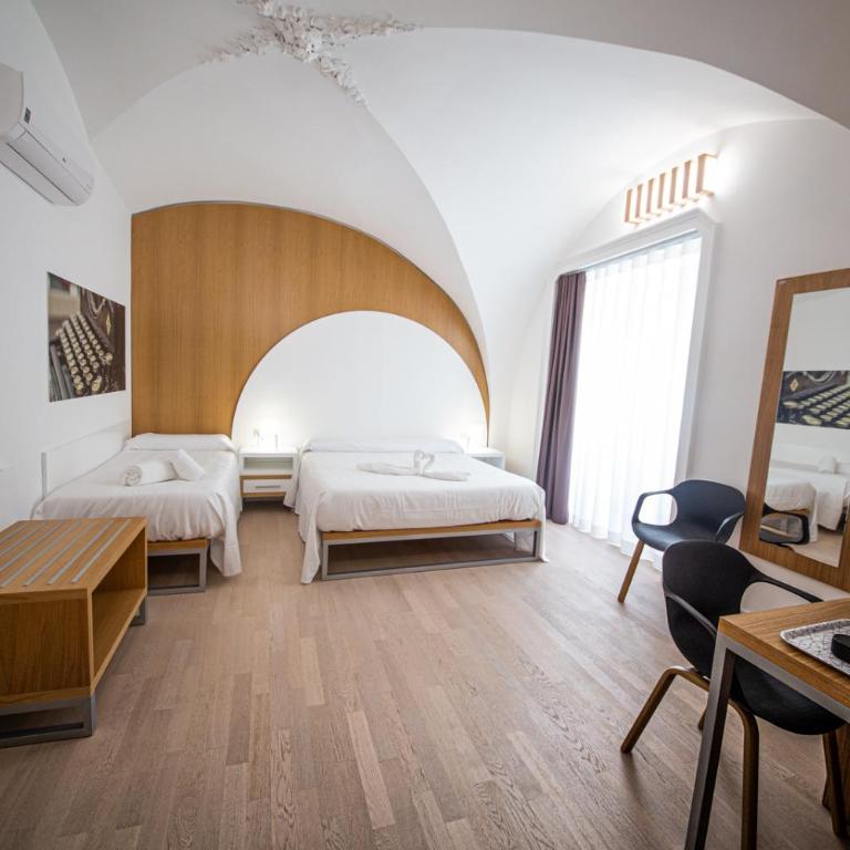 The Uncle's House - Deluxe Double Room with Extra Bed - 16