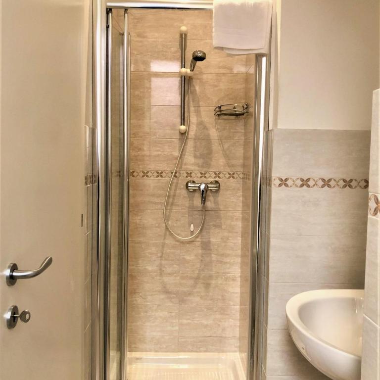 Appartamenti Il Sogno - Appartamento Deluxe con 2 Camere da Letto e Vista Lago - Salita Genazzini, 4 - 22