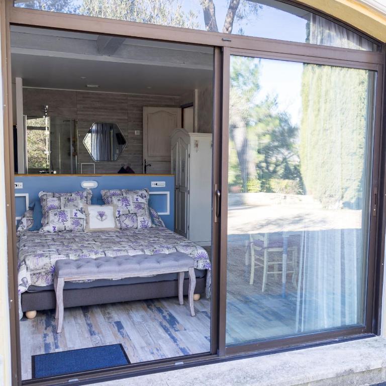Hôtes'Antic Provence - Chambre Supérieure Lit Queen-Size - 4