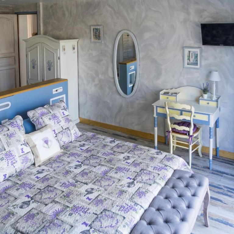 Hôtes'Antic Provence - Chambre Supérieure Lit Queen-Size - 2