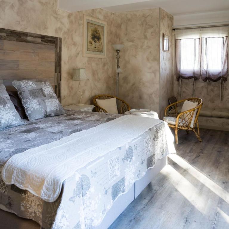 Hôtes'Antic Provence - Chambre Double ou Lits Jumeaux Supérieure - 2