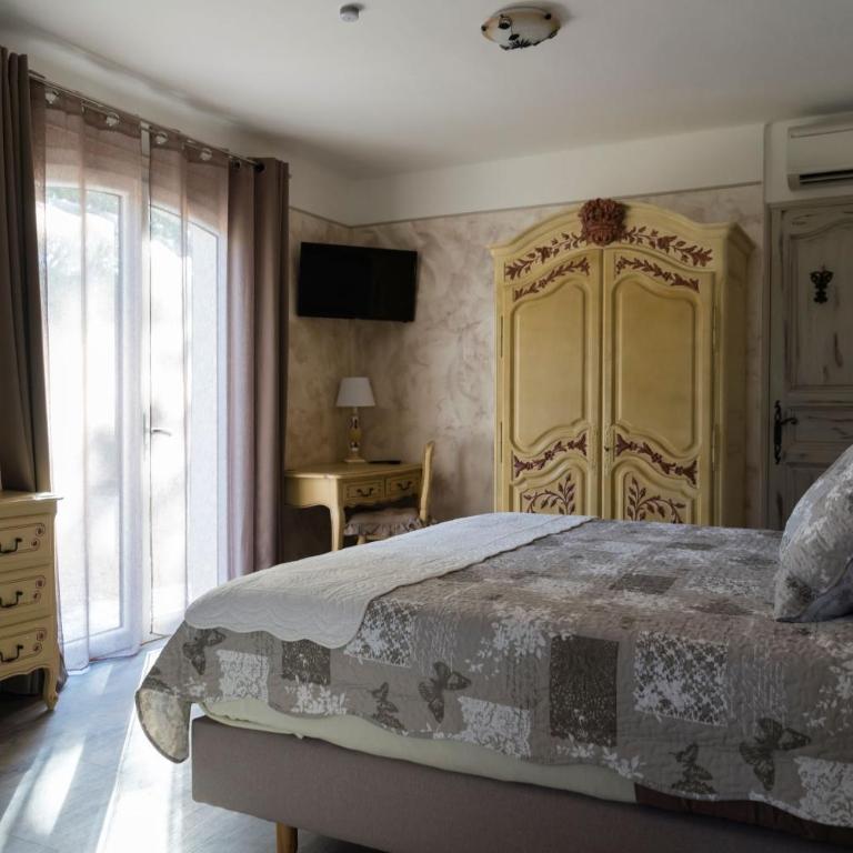 Hôtes'Antic Provence - Chambre Double ou Lits Jumeaux Supérieure - 1