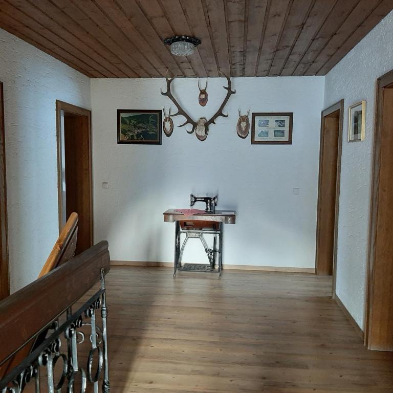 Bauernhof Burglehen - Doppelzimmer mit Balkon - 1