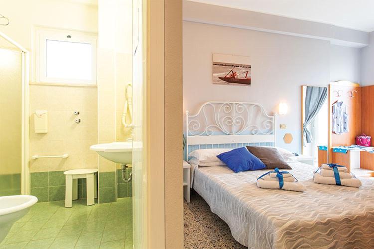 Hotel Tritone Rimini - Small Double Room - 2