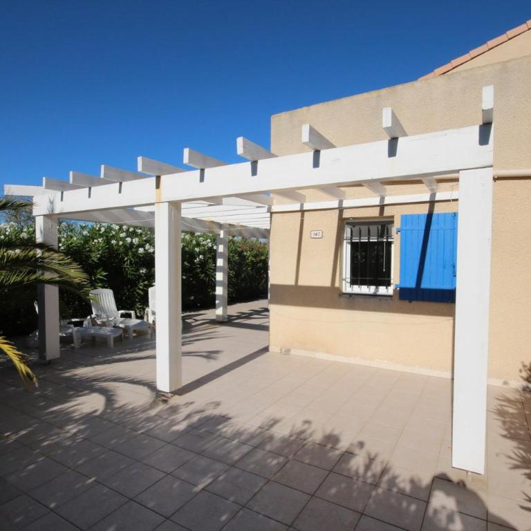 Belle villa climatisée, wifi, 3 chambres grande terrasse vue réserve naturelle dans résidence sécurisée avec piscine commune 800m de la mer Un vrai Havre de Paix LRCS107 - Three-Bedroom House - 13