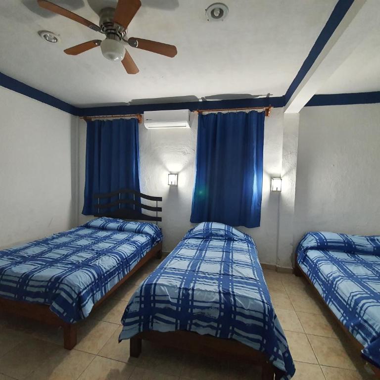 Hotel posada MARCAS - Classic Triple Room - 1