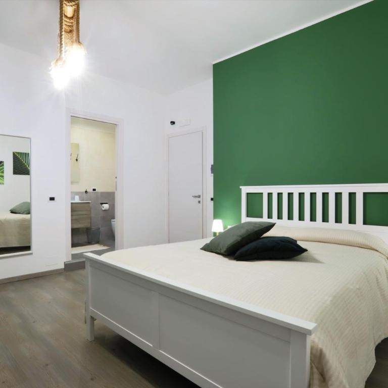 Napoli Vesuvio Apartments by Dimorra - Camera Tripla Comfort con Doccia - 3