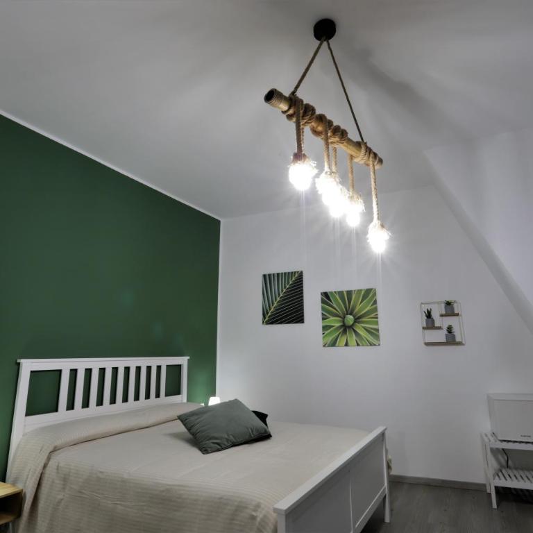 Napoli Vesuvio Apartments by Dimorra - Camera Tripla Comfort con Doccia - 2