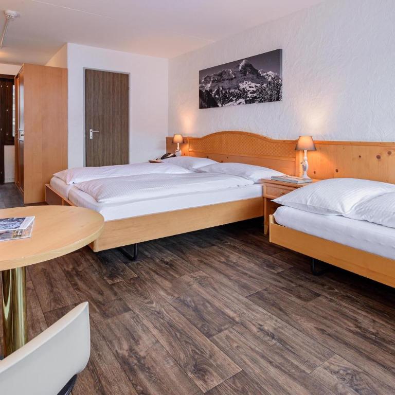Jungfrau Lodge, Annex Crystal - Habitación Triple con balcón y vistas al Eiger - 14