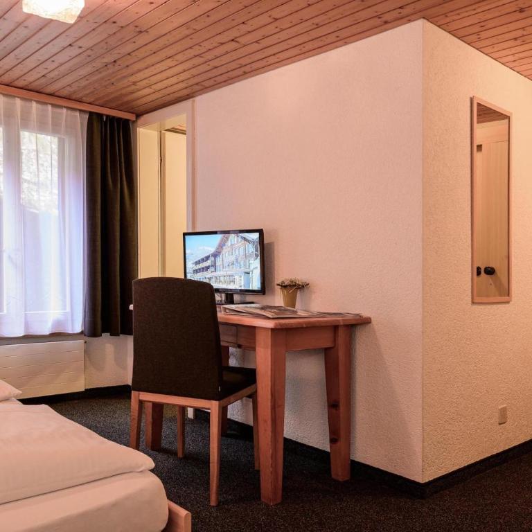 Jungfrau Lodge, Swiss Mountain Hotel - Dreibettzimmer mit eigenem Bad (keine Aussicht) - 4