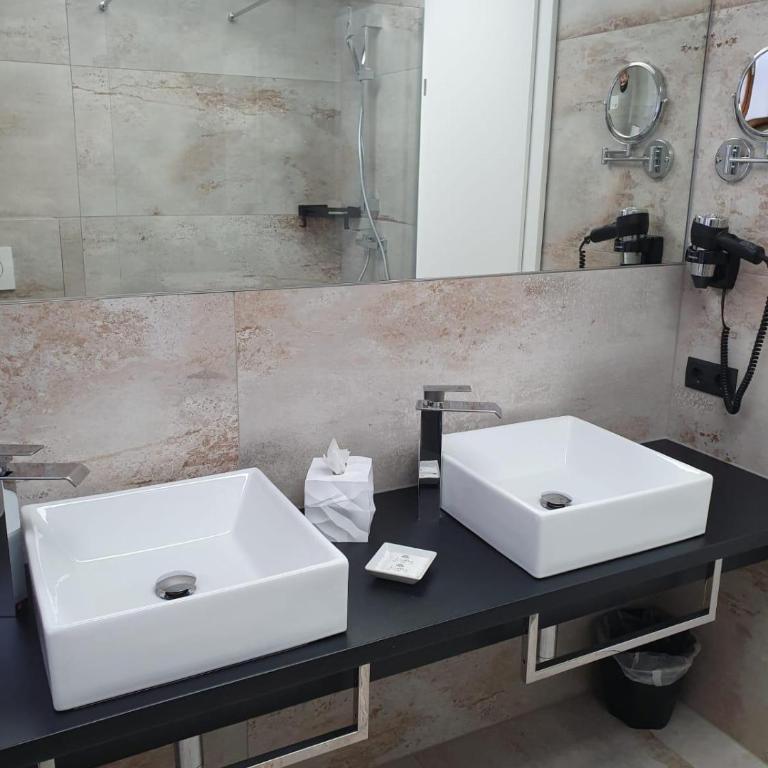 The Place Boutique & Design Hotel Flachau - Doppelzimmer mit Zustellbett (4 Erwachsene) - 14