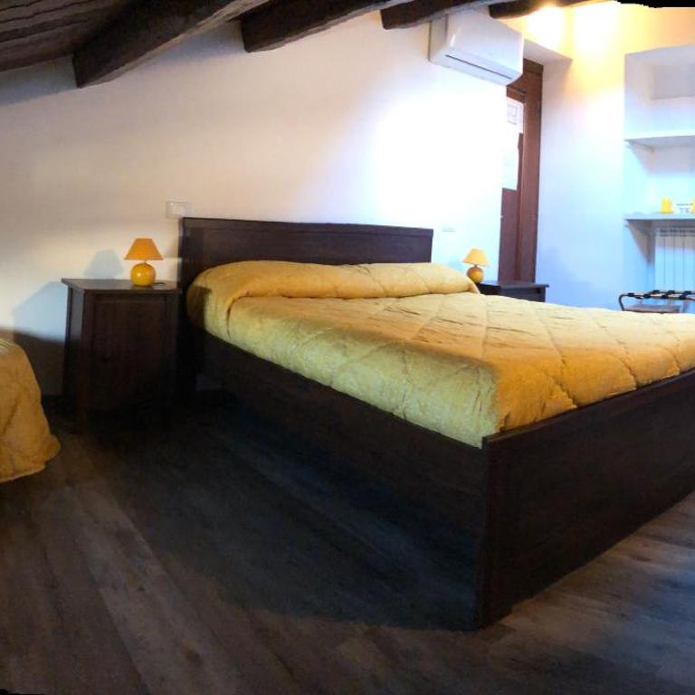 BB Il Re Alla Reginella Guest House - Double Room with Private External Bathroom - 1