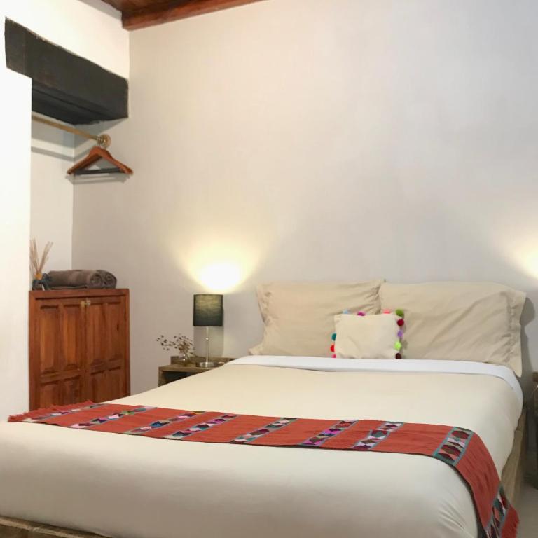 Hotel Casa Azabache - Double Room with Shared Bathroom - 13