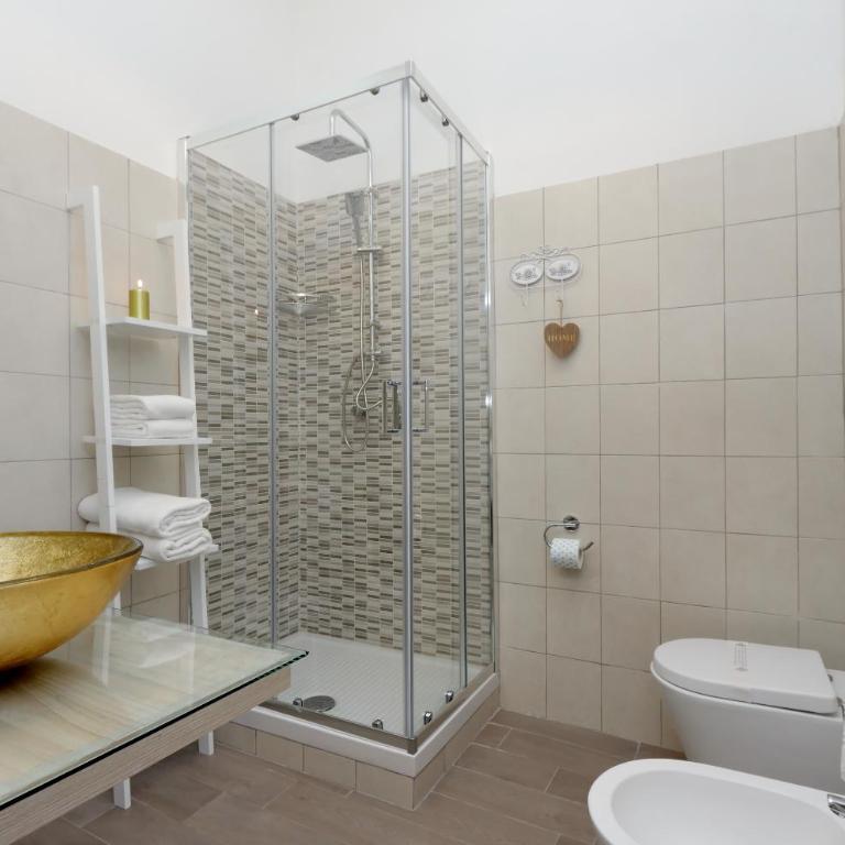 Deluxe rooms and One Chilling jacuzzi Suite Guesthouse - Chambre Triple - 5