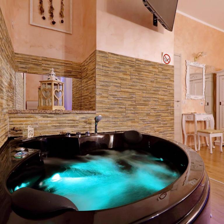 Deluxe rooms and One Chilling jacuzzi Suite Guesthouse - Chambre Double avec Baignoire Spa - 9