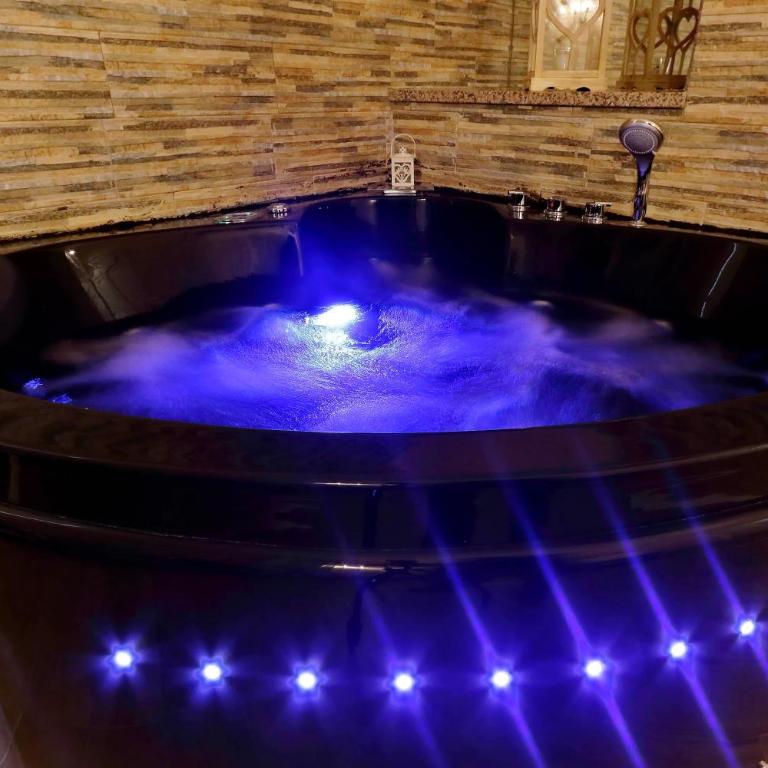 Deluxe rooms and One Chilling jacuzzi Suite Guesthouse - Chambre Double avec Baignoire Spa - 20