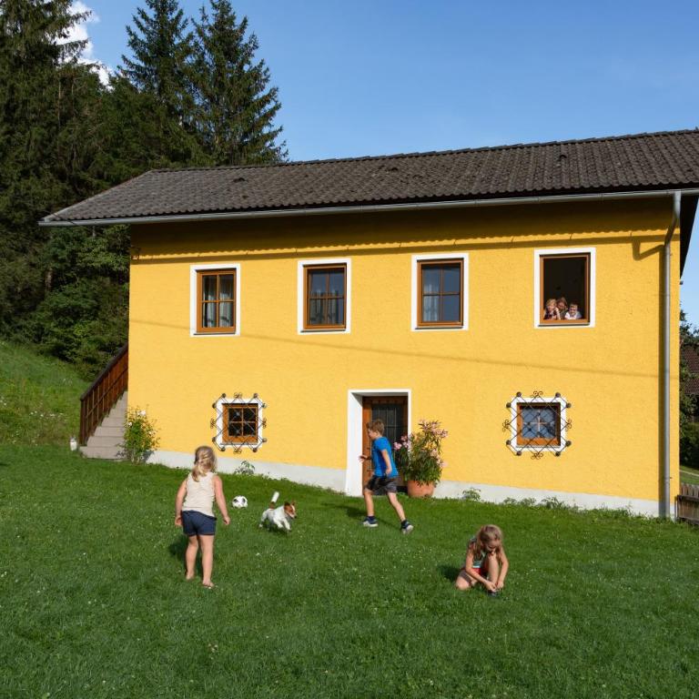 Brunner - Ferienwohnung im Hühnerhotel - Apartment mit 2 Schlafzimmern - 3