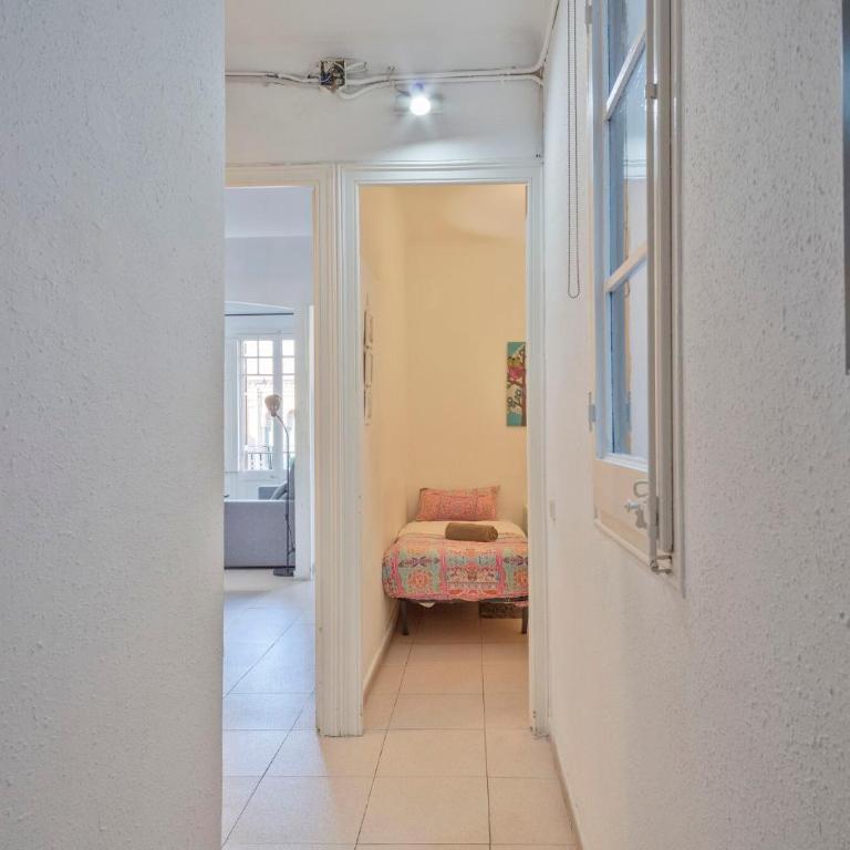 Mirall Sant Gervasi - Three-Bedroom Apartment - 8
