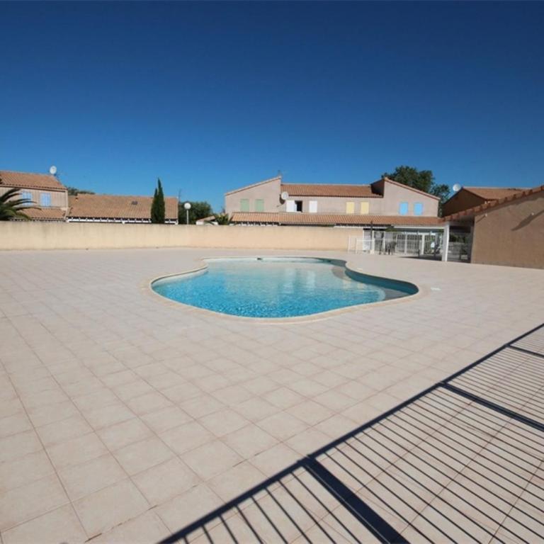 Belle villa 2 chambres, veranda, terrasse parking privatif dans résidence sécurisée avec piscine commune 800 m de la mer LRCS87 - Haus mit 2 Schlafzimmern - 13