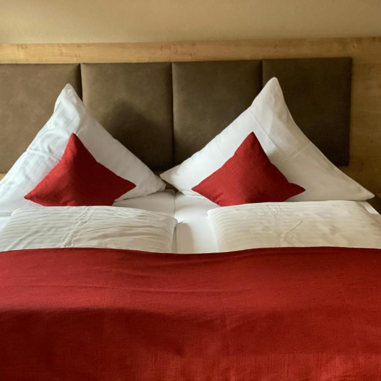 Alpenhotel Weiherbach - Hallenbad und Sauna - Doppelzimmer mit Balkon - 3