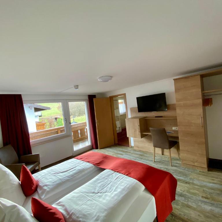 Alpenhotel Weiherbach - Hallenbad und Sauna - Doppelzimmer mit Balkon - 5