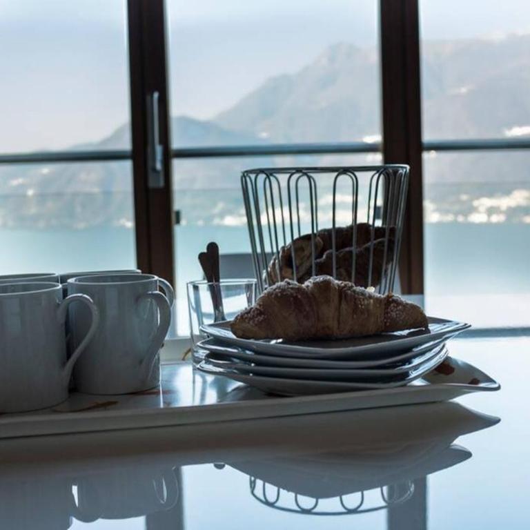 beautiful poolside and stunning lake view Gardenia - Casa con 2 Camere da Letto - 4