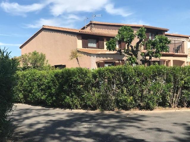 Domaine de vacances à 600m de la plage animations piscines en supplément villa climatisée 3 chambres 5 à 7 couchages WIFI LRPDSG12 - Maison 3 Chambres - 12