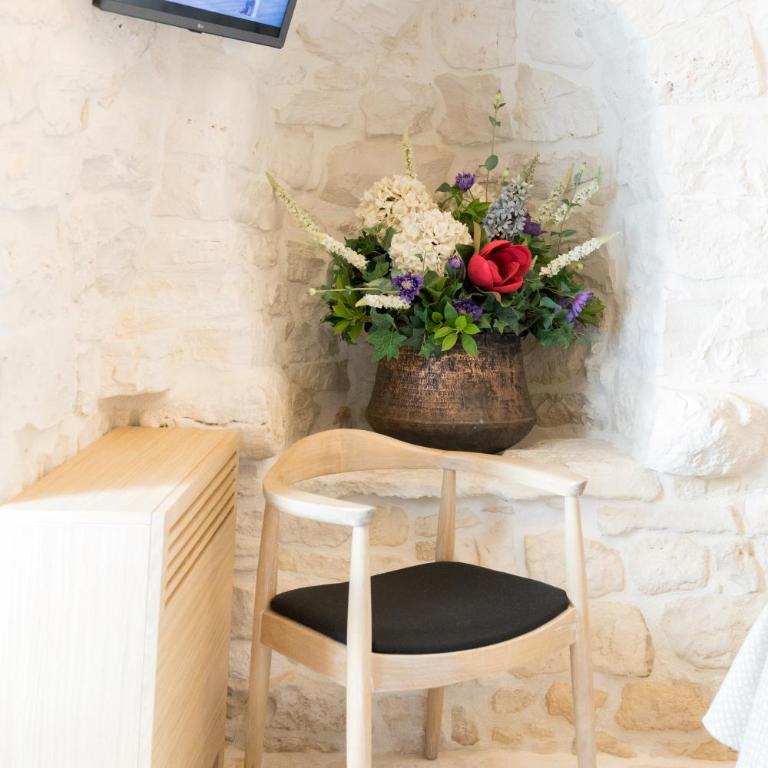 Trulli Resort Aia Piccola - Trullo con 3 Camere da Letto - 28