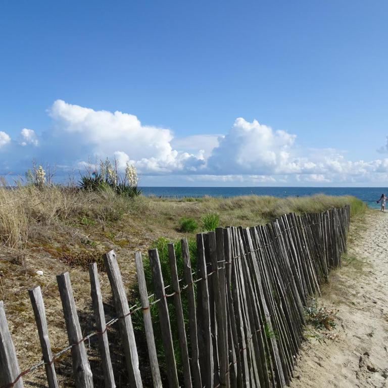 APPARTEMENT SPACIEUX à 60 M DE LA PLAGE location à la semaine du samedi au samedi - Appartement 2 Chambres - 6