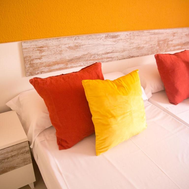 Old Town Alicante - Standard Twin Room with Shared Bathroom - 1