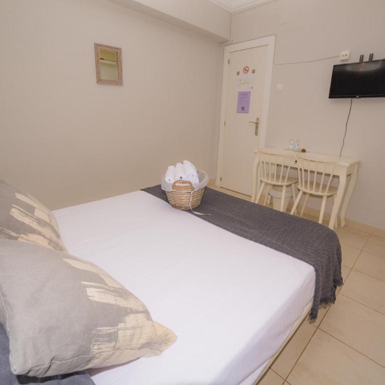 Old Town Alicante - Deluxe Double Room with Shared Bathroom - 6